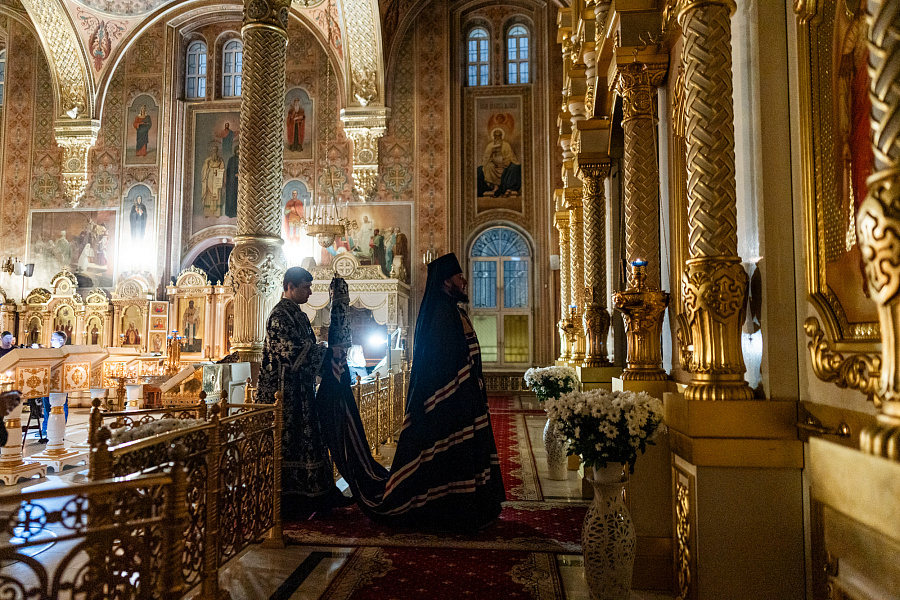 Великое повечерие во вторник первой седмицы Великого поста во Всехсвятском храме города Серпухова
